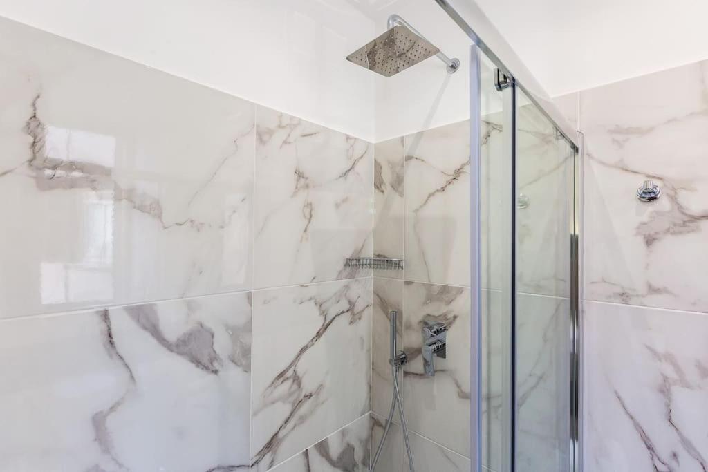 Portico D'Ottavia Lux Apartment โรม ภายนอก รูปภาพ