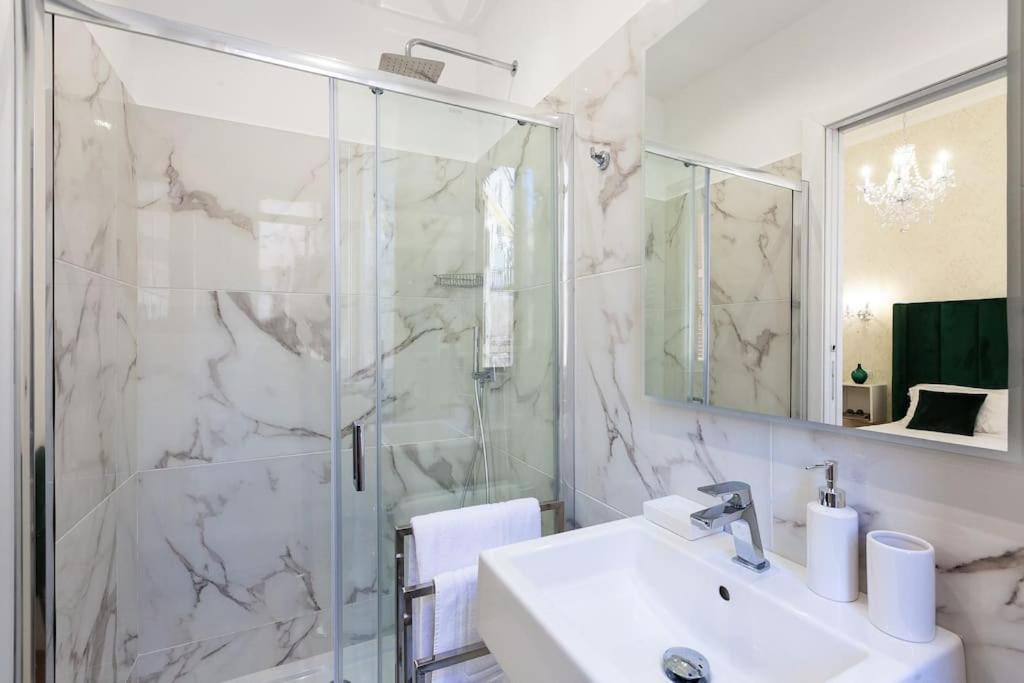Portico D'Ottavia Lux Apartment โรม ภายนอก รูปภาพ